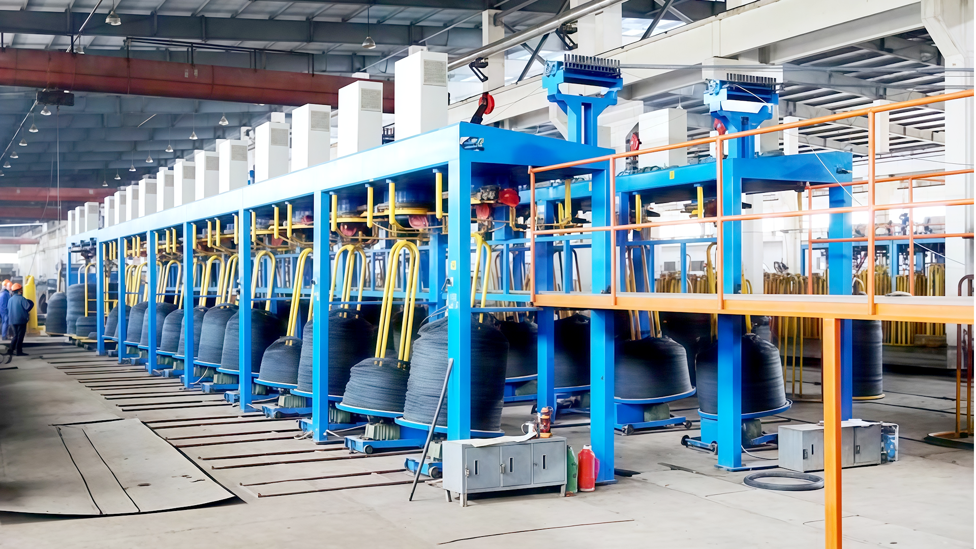 Kako uređaj za namotavanje žice osigurava ravnomjernu napetost tijekom procesa namotavanja žice?