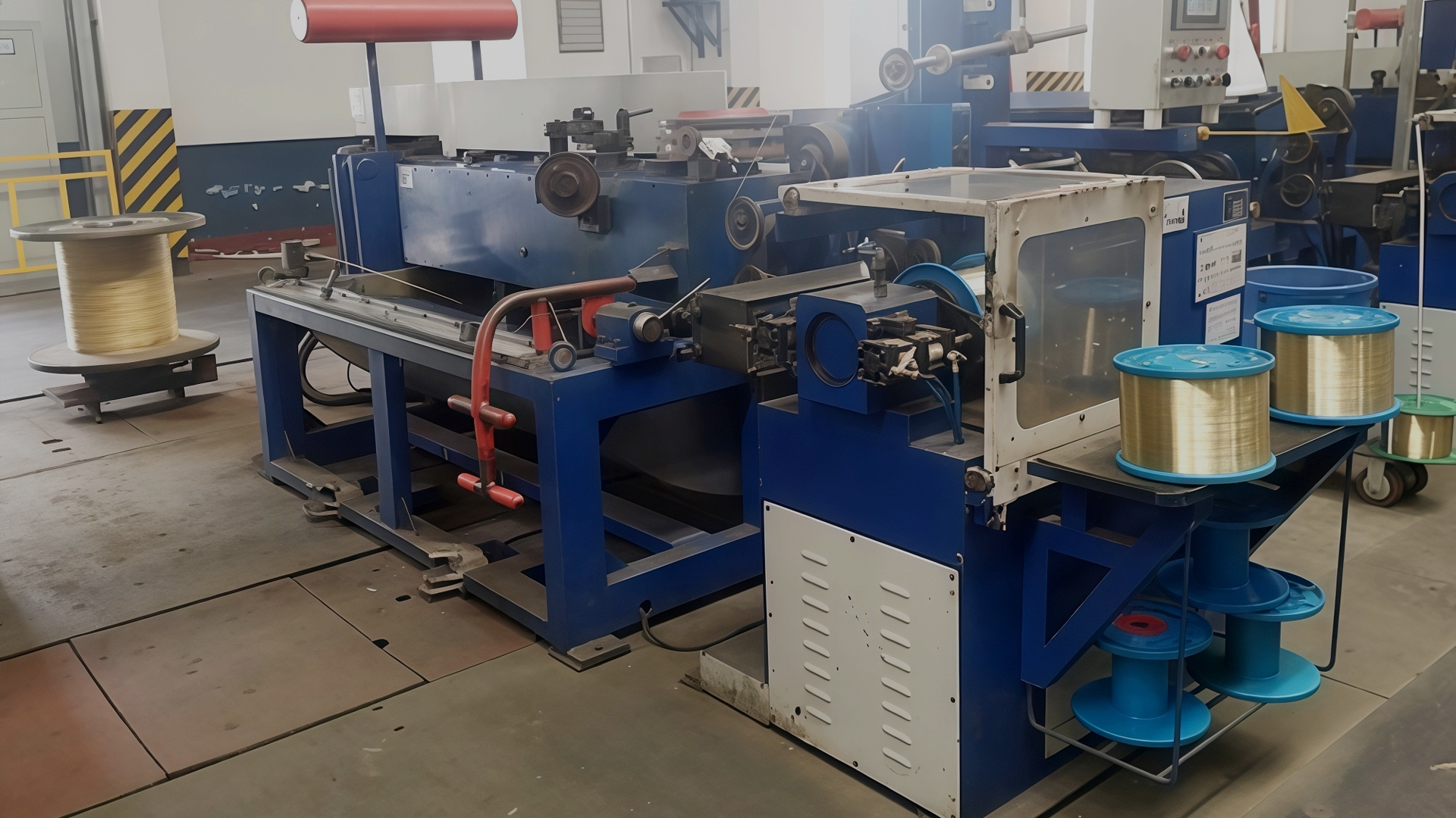 Kakav sustav hlađenja koristi stroj za izvlačenje žice za rad velike brzine?